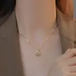 "Fashion Light Green Jade Pendant Necklace – Stainless Steel Clavicle Chain for Women"