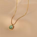 High-Quality Stainless Steel Chain, Light Green Stone, Gold Color Necklace, Luxury Jewelry for Women.