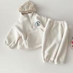 2024 Baby Clothing Set – Plush High Collar Top & Cotton Pants.