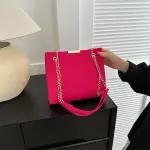 "Fashion Felt Shoulder Bag: Women's crescent saddle design, armpit handbag with advanced texture."