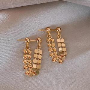 "2023 Fashion Shiny Gold Geometric Tassel Earrings for Women – Chic, Stylish, and Exquisite Jewelry"