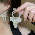 French Vintage Pearl Grape Tassel Earrings – Creative Luxury Fruit Design for Women, Elegant Fairy Style Jewelry.