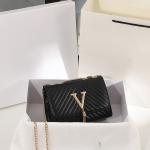 Embroidered Women's Crossbody Bag, Luxury Handbag with Sequined Tassels, Small Purse for Parties.