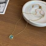 High-Quality Stainless Steel Chain, Light Green Stone, Gold Color Necklace, Luxury Jewelry for Women.