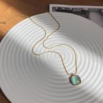 High-Quality Stainless Steel Chain, Light Green Stone, Gold Color Necklace, Luxury Jewelry for Women.
