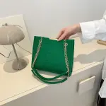 "Fashion Felt Shoulder Bag: Women's crescent saddle design, armpit handbag with advanced texture."