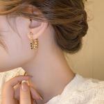 "2023 Fashion Shiny Gold Geometric Tassel Earrings for Women – Chic, Stylish, and Exquisite Jewelry"
