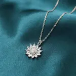 Luxury Daisy Flower Crystal Necklace – Gold Stainless Steel Sunflower Choker for Women.