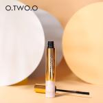 O.TWO.O 3D Mascara - Lengthening black mascara with eyelash extension effect, long-wearing, and gold-colored packaging.