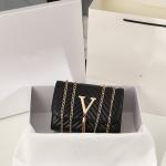 Embroidered Women's Crossbody Bag, Luxury Handbag with Sequined Tassels, Small Purse for Parties.