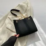 "Fashion Felt Shoulder Bag: Women's crescent saddle design, armpit handbag with advanced texture."